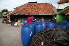 The Situation of Penjaringan fish market, North Jakarta, Friday 1st April 2016. The Jakarta government will revitalized the Maritim-theme tourism where the Museum Bahari located. The rehabilitation does not interfere with the Mosque and Tomb Kramat Luar Batang which is located not far from the Fish Market. JP/ PJ Leo