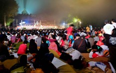Worshipers sleep while waiting for the dawn of Waisak, at 4:14 a.m. on Sunday, 2016. JP/Tarko Sudiarno