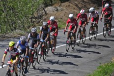 Cyclists snake through a stage of the Tour de Flores.  ANTARA FOTO/Wahyu Putro A
