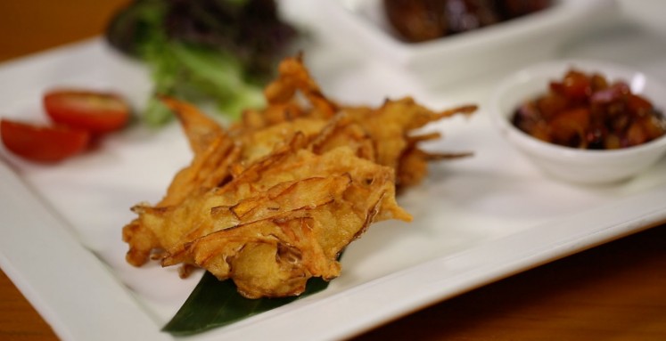 Bakwan Udang (Shrimp and Vegetable Fritters) with Colo-Colo Sauce