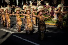 Balinese dancers perform a colossal dance at Bajra Sandhi in Denpasar. JP/Agung Parameswara
