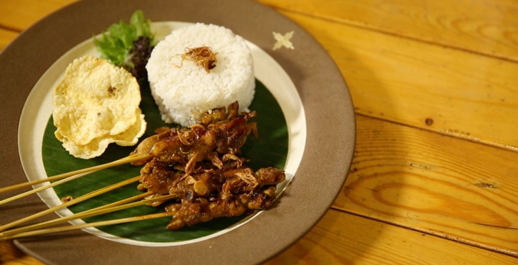 Chicken satay with yellow spice