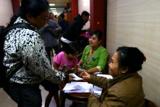 Actors and backstage crew of Wayang Orang Bharata get paid immediately after the show. JP/ Wienda Parwitasari