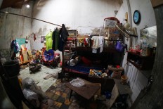 Most houses in Kampung Tambak Bayan only have one room that can be used as a place for anything. JP/ Tarko Sudiarno