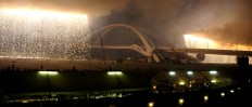 A configuration of fire curtains above Nagoya Bridge enchants spectators. JP/Tarko Sudiarno

