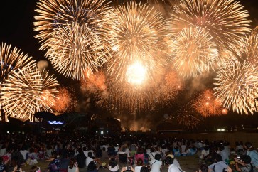 Hanabi Takai, fireworks of hope and gratitude