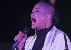 Singer Bonita of Bonita and the Hus Band performs with the Ring of Fire Project. JP/Tarko Sudiarno
