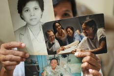 Yayuk in 2012 explains her series of surgical operations since 2002 in Australia through several pictures.
JP/ Anggara Mahendra