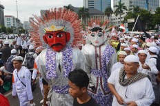 Mass prayer becomes &lsquo;cooler&rsquo; with Jokowi&rsquo;s presence: MPR 