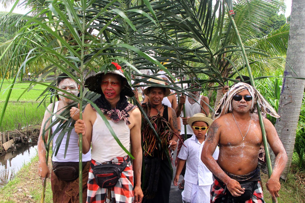 Ngedeblag, Balinese safety ritual