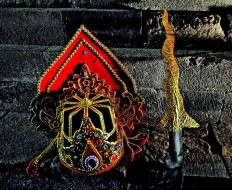 Royalty worthy: Replicas of a weapon and the crown of the king of Singosari used in the show. JP/ Aman Rochman