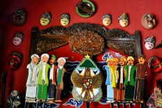 Wayang dakwah figures (from left to right) Sunan Giri, Sunan Ampel, Sunan Kudus, Sunan Bonang, Sunan Muria, Sunan Drajat, Sunan Gresik, Sunan Gunung Jati and Sunan Kalijaga, which are the names of nine revered clerics who spread the teachings of Islam in Java. JP/ Magnus Hendratmo