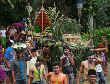 Bunder-Jarakan's residents regard rain and cow as valuable items