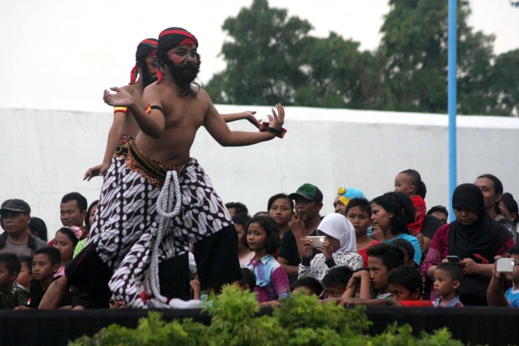 ‘Singo Barong’ Masked Dance Festival a hit
