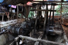 Gelundungan (spinning mills) have to be operated non-stop. JP/ Magnus Hendratmo