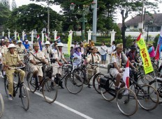 Some participants came dressed in uniforms worn by Indonesian soldiers during the Dutch colonial era. JP/Tarko Sudiarno