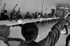Patients participate in a quiz. Antara/Hafidz Mubarak