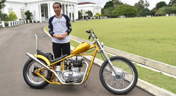 President Jokowi purchases custom motorcycle, boosts local businesses