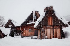 Houses in Shirakawa-gō are covered with thick snow, but the roofs stand strong. JP/Anggara Mahendra