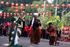 Dancers perform the Adeging Kutha Sala (the establishment of Surakarta) colossal dance during the city’s 273rd anniversary. JP/Maksum Nur Fauzan