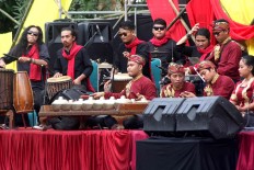 Gamelan musicians play their instruments to accompany the dance. JP/Maksum Nur Fauzan