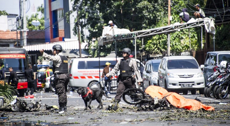 Jokowi to issue Perppu if House fails to revise terror law