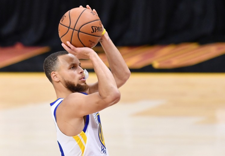 Curry says moon landing conspiracy comments a joke