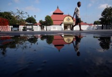 The eighteenth century Kauman Grand Mosque is an Islamic symbol in the Yogyakarta Palace. JP/Boy T. Harjanto