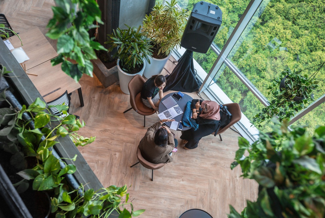 Greenhouse wants to connect its customers with nature. 