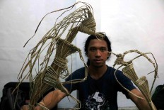 Different shapes of grass puppets. JP/Maksum Nur Fauzan
