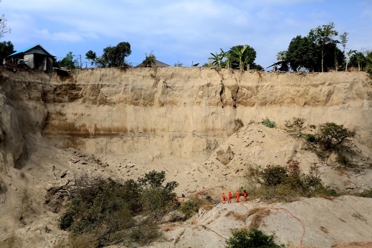 Magnitude 7.0 earthquake hits Lombok