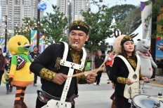 Performers are in action in Jakarta. JP/ David Caessarre
