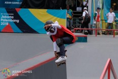 Indonesia's Bunga Nyimas competes during the women's skateboard street event during the 2018 Asian Games in Palembang on August. 29. JP/ Jerry Adiguna