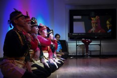 Pelita Monas Foundation members – who are mostly visually impaired – perform an Acehnese Saman dance. JP/Rosa Panggabean