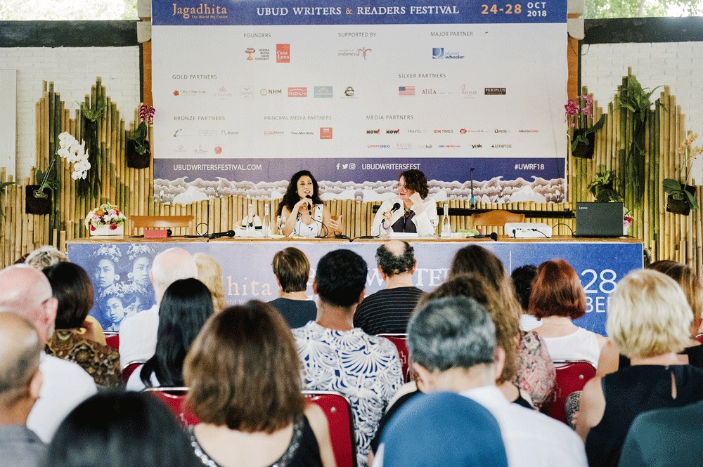 Author’s talk: Author Fatima Bhutto (left) discusses her latest novel The Runaways, which explores the issue of human identity in a global context, in an event moderated by Australian Broadcasting Corporation’s Radio National (ABC-RN) journalist Kate Evans (right) during the 2018 Ubud Writers and Readers Festival in Bali. 