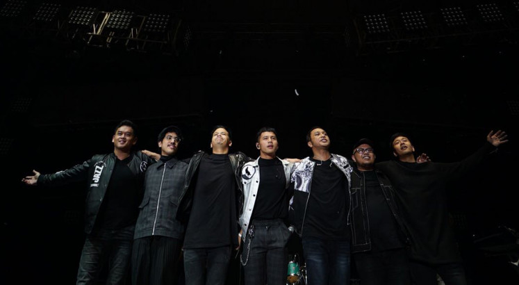 Love Fest Vol. 3: Love is Live. Moments of reunion and goodbye