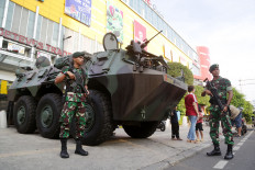 Jokowi must prove commitment to domestic defense industry