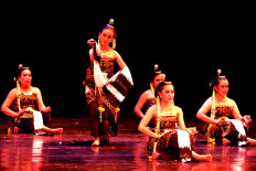 The Jakarta-based Purwakanthi community performs Bedhayan Sapta Hargo at the Big Theater of ISI Surakarta campus on April 29, 2019. JP/Ganug Nugroho Adi