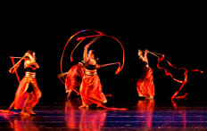  The Jenggirat dance studio from Banyuwangi, East Java, takes part in the World Dance Day celebration. JP/Ganug Nugroho Adi