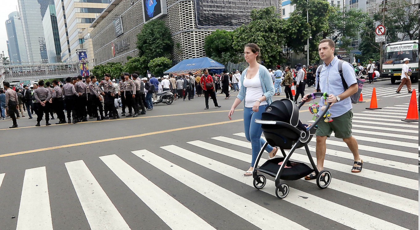 Thousands rally after announcement of Prabowo-Sandiaga defeat