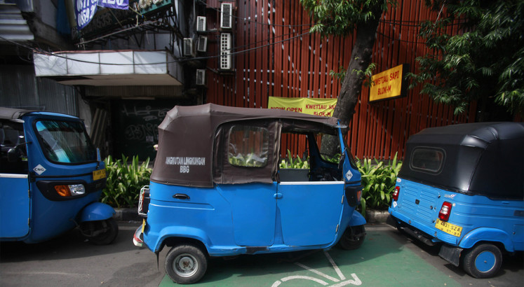 Grab launches 'bajaj' ride-hailing service in Jakarta