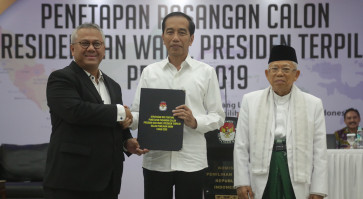 Jokowi asks rivals to work together