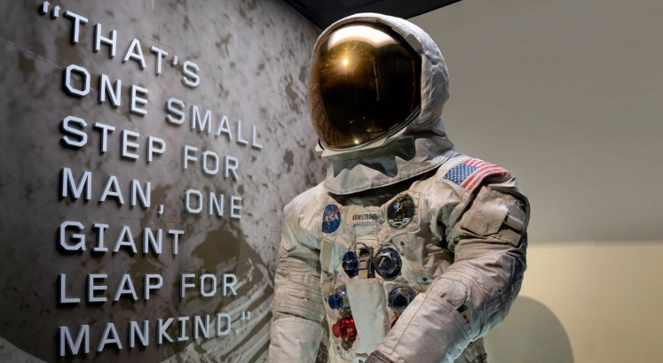Neil Armstrong's Apollo 11 spacesuit unveiled at Smithsonian