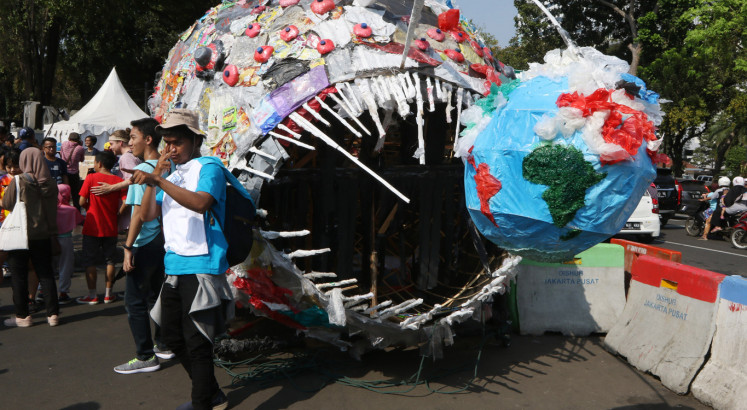 Government urged to take action against plastic waste