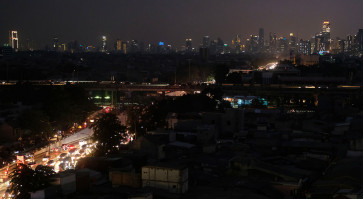 Blackout snarls capital