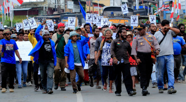 Protests against racism continue in several Papuan cities