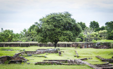 Not far from Kaibon Palace is the Surosowan Palace, where the sultans of Banten, from Sultan Maulana Hasanudin to Sultan Haji, who ascended to power from 1672 to 1687, lived. The palace was built in 1552. Only the remains are left. JP/Mala Hayati