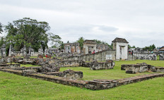 Kaibon Palace is where Queen Aisyah, the mother of Sultan Syaifuddin, lived. Only the remains are left. Locals say it was very majestic, but in 1832, Dutch colonialists destroyed the palace during a war against the Banten Kingdom. JP/Mala Hayati