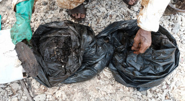 Fishermen catch oil, not fish, after Pertamina well accident