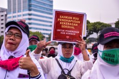 Victims of sexual abuse on campus seek justice, support on social media